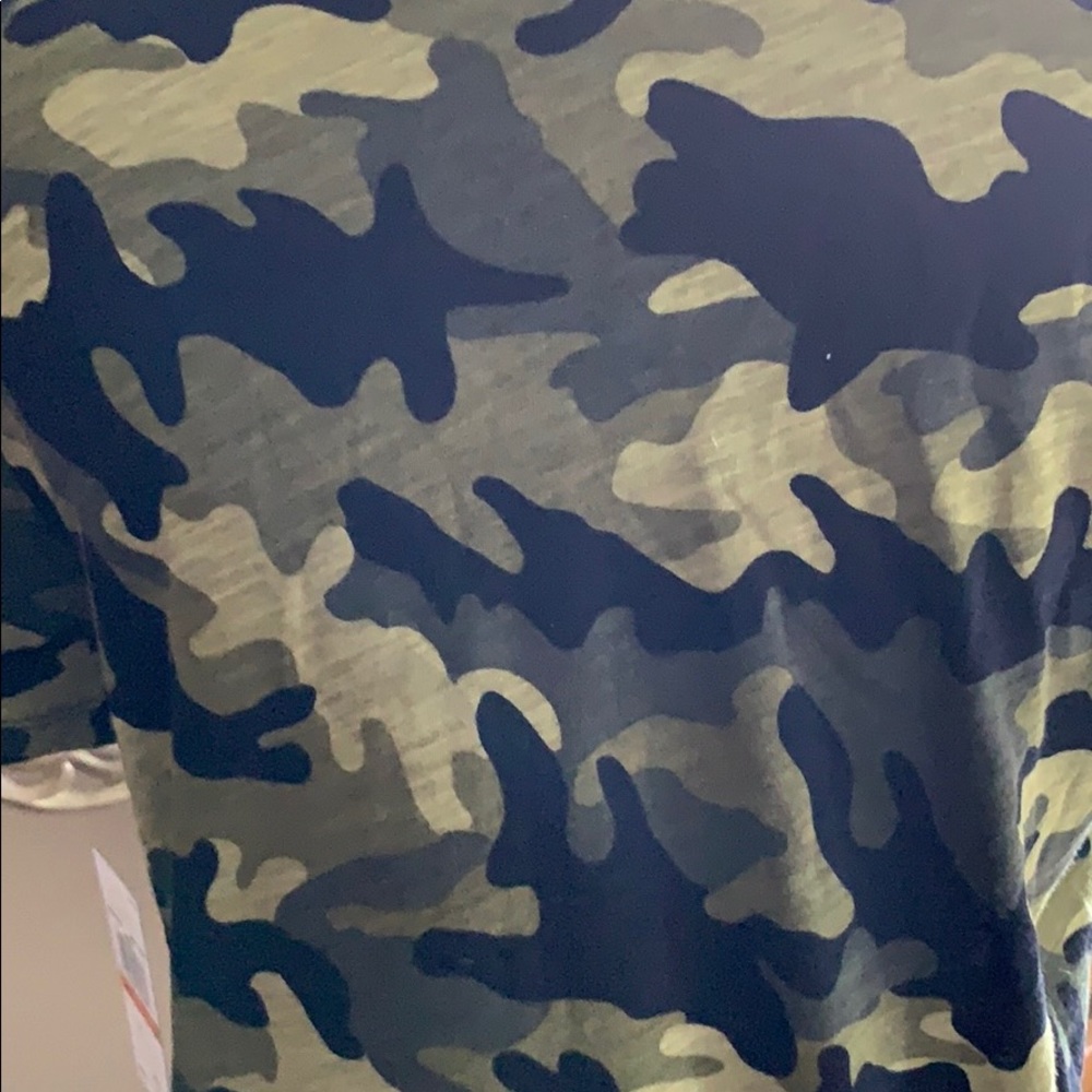 👚💥Brand New Michael Kors Camo T-Shirt💥👚 - Picture 4 of 6